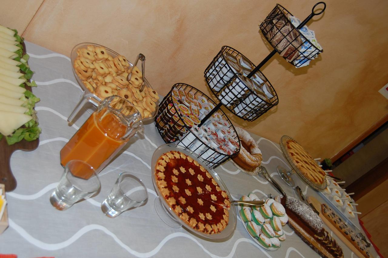 Hotel Flores Riccione Extérieur photo